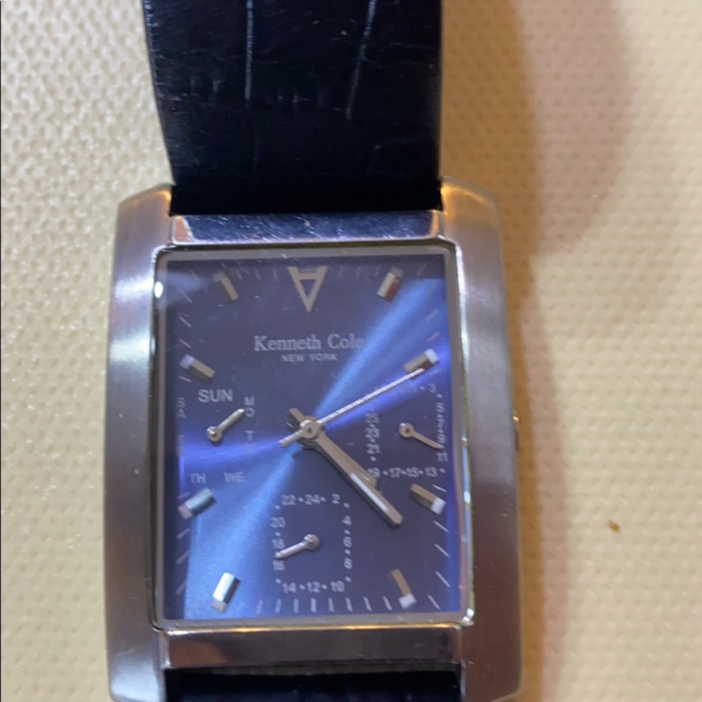 Kenneth Cole blue face, with black band